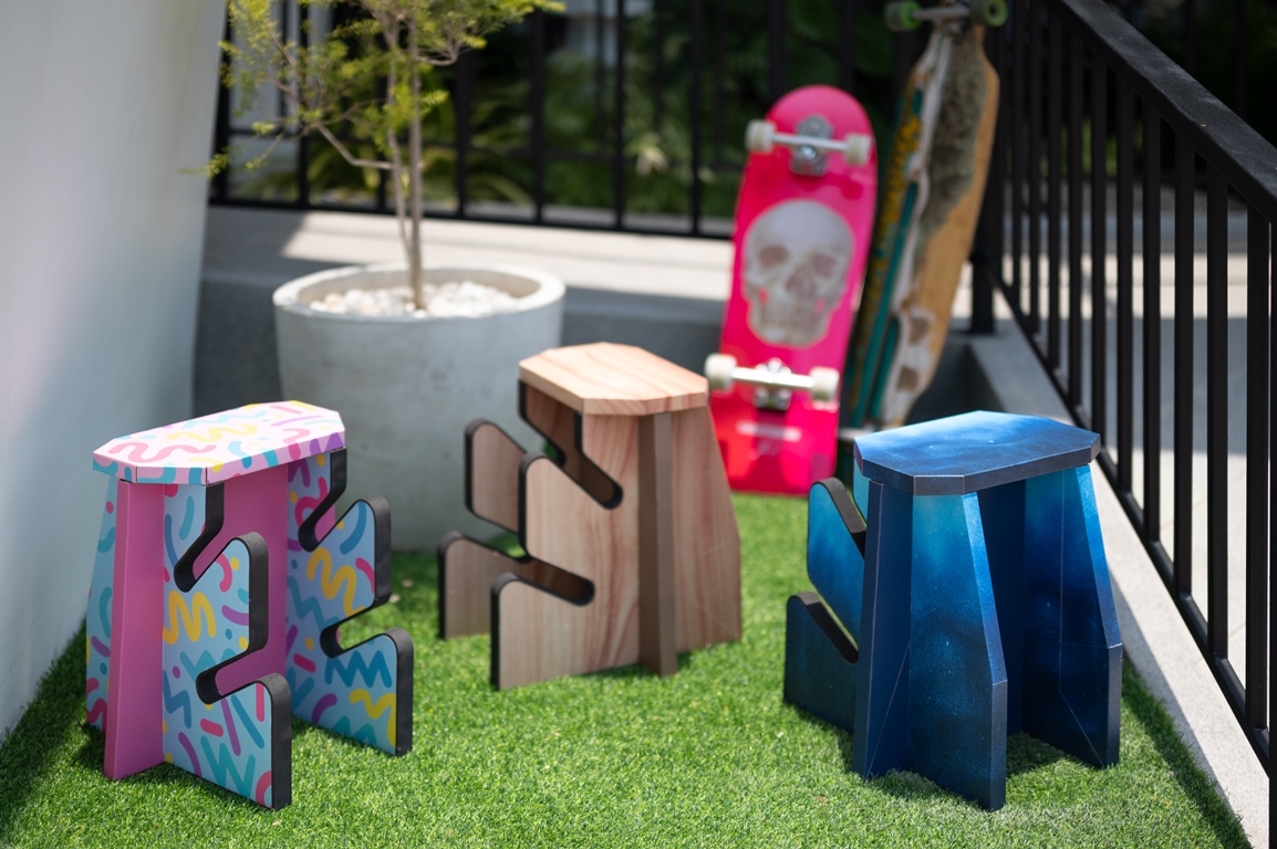 SCGP Mini SK8 Shelf: a super-cool, portable paper shelf