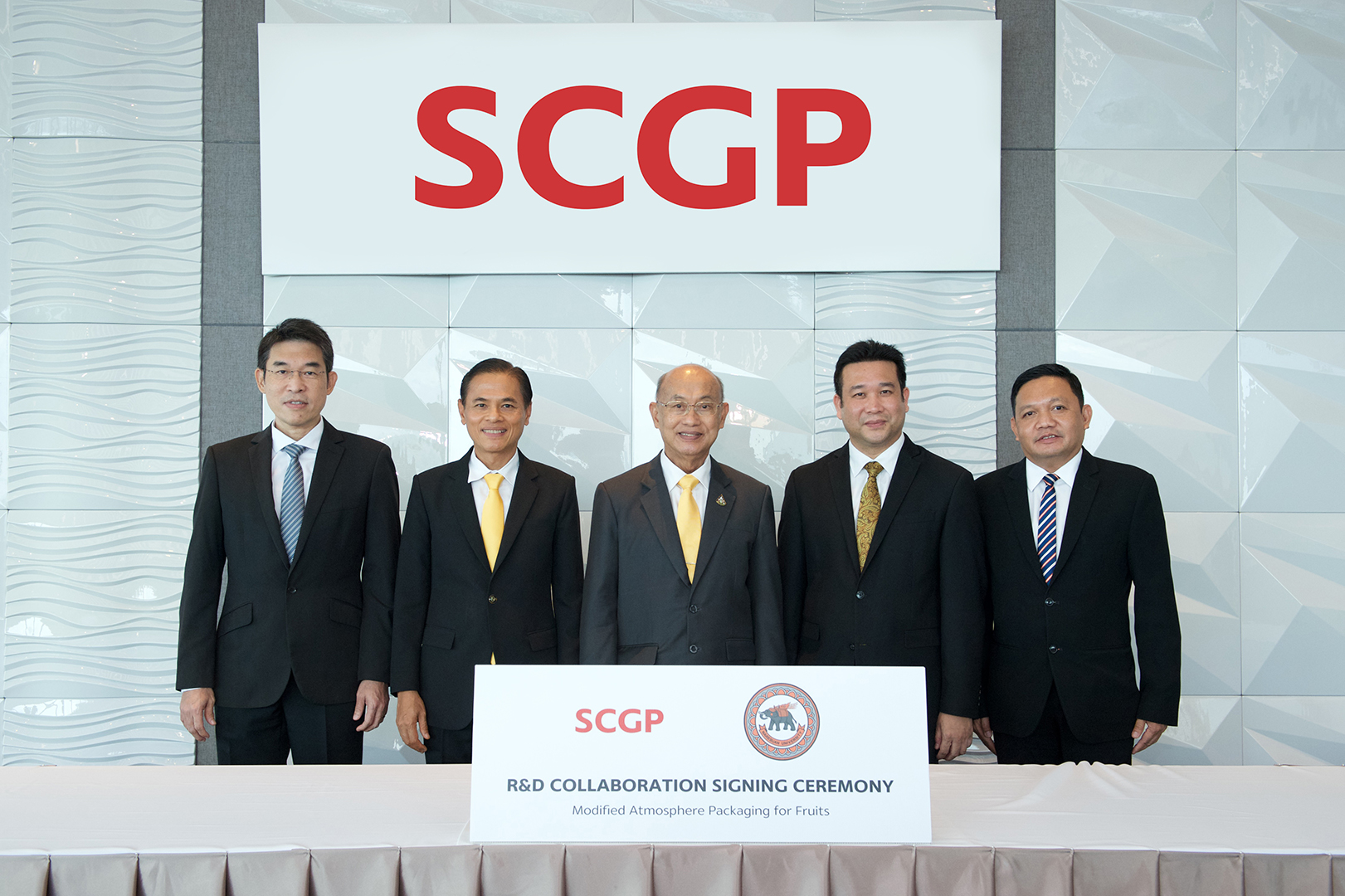 SCGP SCG signs MoU to collaborate the research and development of Modified Atmosphere Packaging for fresh agricultural products